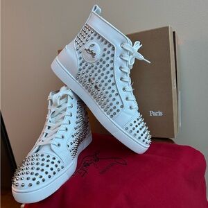 NWT Christian Louboutin Louis Allover Spikes Leather Sneakers in White, Size 10